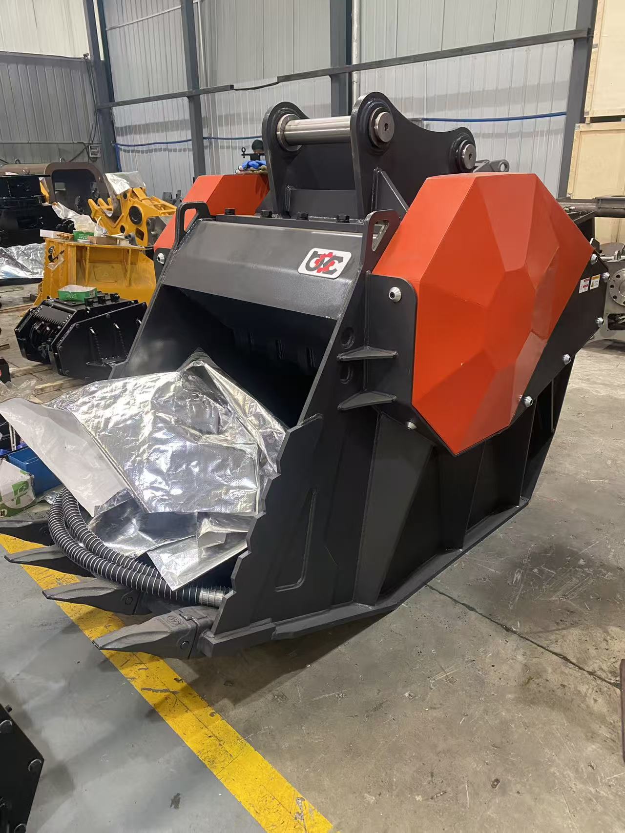 Benna Frantumatrice Idraulica  - Heavy Equipment With Bucket recensione e prezzo